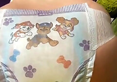 Cool Dame Messes Nappy