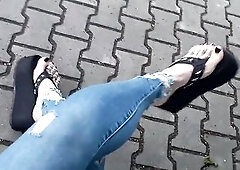 Cheeky public crossdressing in broad daylight – my hawt feet in ebony platform sandals with star details, a lot of toe rings and anklets, coupled wi