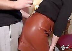 The physiotherapist gets very hot during the therapy for Kugar Lush