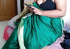 Huge Boobs In Telugu Aunty In Green Saree With On Bed And Fucks Neighbor While Watching Porn On Mobile - Huge Cumshot