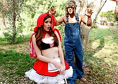 Slender redhead with perfect tits Nikki Rhodes likes outdoor sex