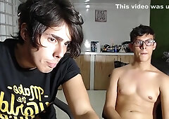 Kan Ikke Holde Hænderne For Sig Selv, Web Boyz