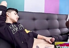 Brutus come el culo de Joselito