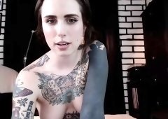 Spanking my sexy arse on webcam