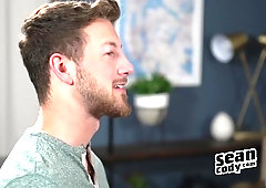 Slim hunk with tattoos Roger blows a load