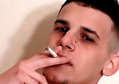 Twink teases his asshole and jerks off while smoking solo