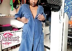 DUDS SEXY TAKING A SHOWER AND SHOWING OFF HAIR CARE AND HER BALD TWAT