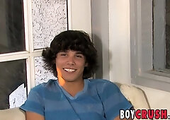 Twunk with a Magnificent Sneer Flashes off Knob and Culo