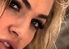 Nasty Wets Scene-4 Pretty Golden-haired in Bikini Masturbates on the Beach Until This babe Squirts
