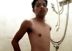 Filipino Twink Shower Wank: FLESHLAB Exclusive
