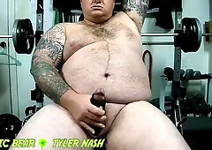 Muscled Chub Tyler Nash Fapping Weenie with a Stimulating Bone Sleeve