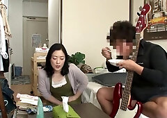 Meido Sabisu Okasama Oka-017