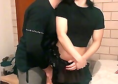 JAPINHA CDZINHA GAVE HER ASS TO TWO GIRLS AND TOOK A SHOWER OF CUM - COMPLETE ON RED - EVEZZINI