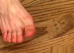 Twinkie teases with his feet while jerking it solo