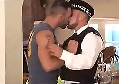 Policeman fuced - 😍