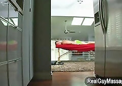 Amateur straighty oiled up