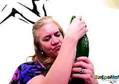 Solo With Classic Cucumber Sextoy