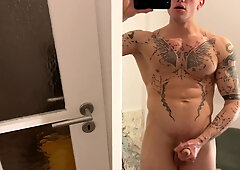 Gracefully shot a thick fountain on the mirror