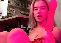 Amateur blonde having solo pleasure