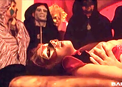 Sweetheart in a sexy mask Melanie fucked in the missionary pose