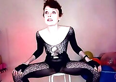 Ultra-kinky Jennifer Teel shows off her fresh outfit in a wild review