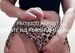 DANCE FLESHLY DE SHORTINHO PRETO E REBOLANDO SEU BUMBUM