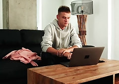 Deliveryman Pierre Fitch fucks straight Nikko Russo