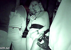 Caught, histoire, dark corner of a club