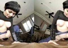 You gotta show Jewelz Blu how to get poetic in the bedroom