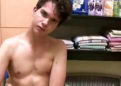 East Boys: Nailing and very cute twink boy