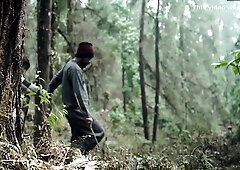 Jungle Me Rasta Bhataki Bade Dudhwali Aurat Local Guide Ke Sath Nachte Huye Khub Choda Rasta Dikhane Ke Bahane