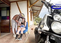 Farmer finds a marvelous gal in the centre of nowhere, suggests her assist and ends up banging her.