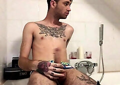 TXXXMStudios.com: Amateur Jacob Daniels masturbation in bath