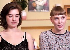 Ersties - Lesbische Dildo-Spiele mit Emma K und Amanita