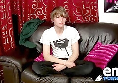 punk twinks Josh Frey sprays a huge stream of cum on himself