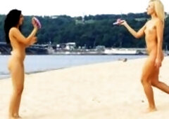 Nude beach girl caught with her legs spread on a hidden camera