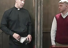 Eddie Patricks penis goes in and out inside Noah Whites tight asshole