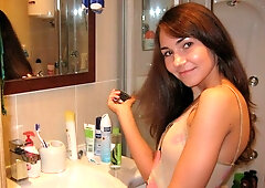 Bathroom fuck makes my gf cum