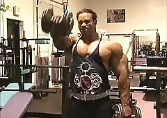 Kevin Levrone Lifting Weights, Flexing, and Posing 3 Weeks Before 2000 Mr Olympia