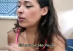 bunda enorme rebolando com a calcinha socado no cu