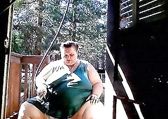 I took a second shower in the pantyhose. Those feel so worthwhile on sexy days, I might just make 'em a seasonal habit. It was difficult to do it