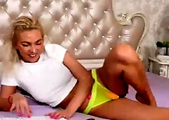 Alluring Babe Give Her Best To Make You Cum