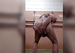 Wanking dong til I cum.