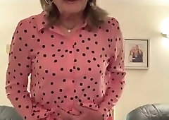 Kazzie in the lounge