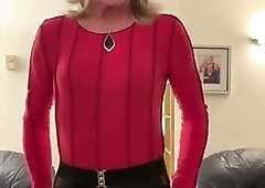 Kazzie in the lounge