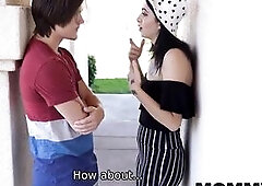 MOMMY4K. Mama Loves ‘em Youthful