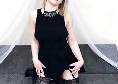 Blonde mature with big boobs masturbates in bed