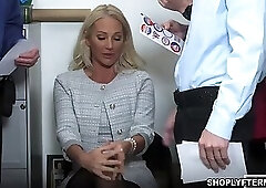 Officers offered thief Alexis Malone a deal making her suck all their dicks