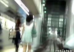 Kinky asian squatting to pee