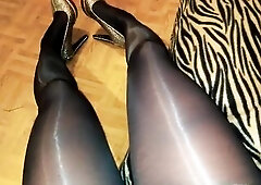 Shiny hose and Golden glitter high heels